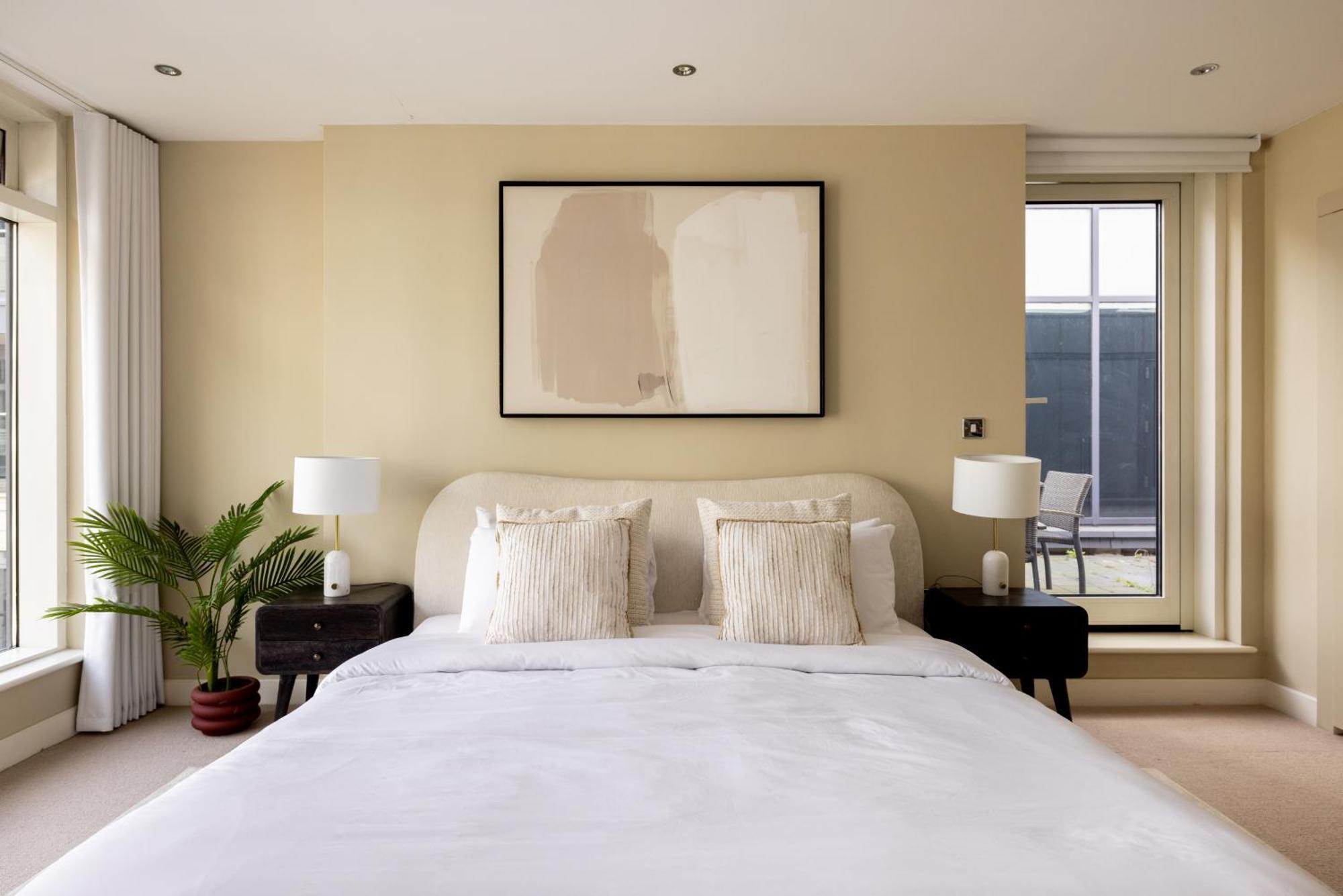 The Riverside - 3bdr With Balcony Apartment London