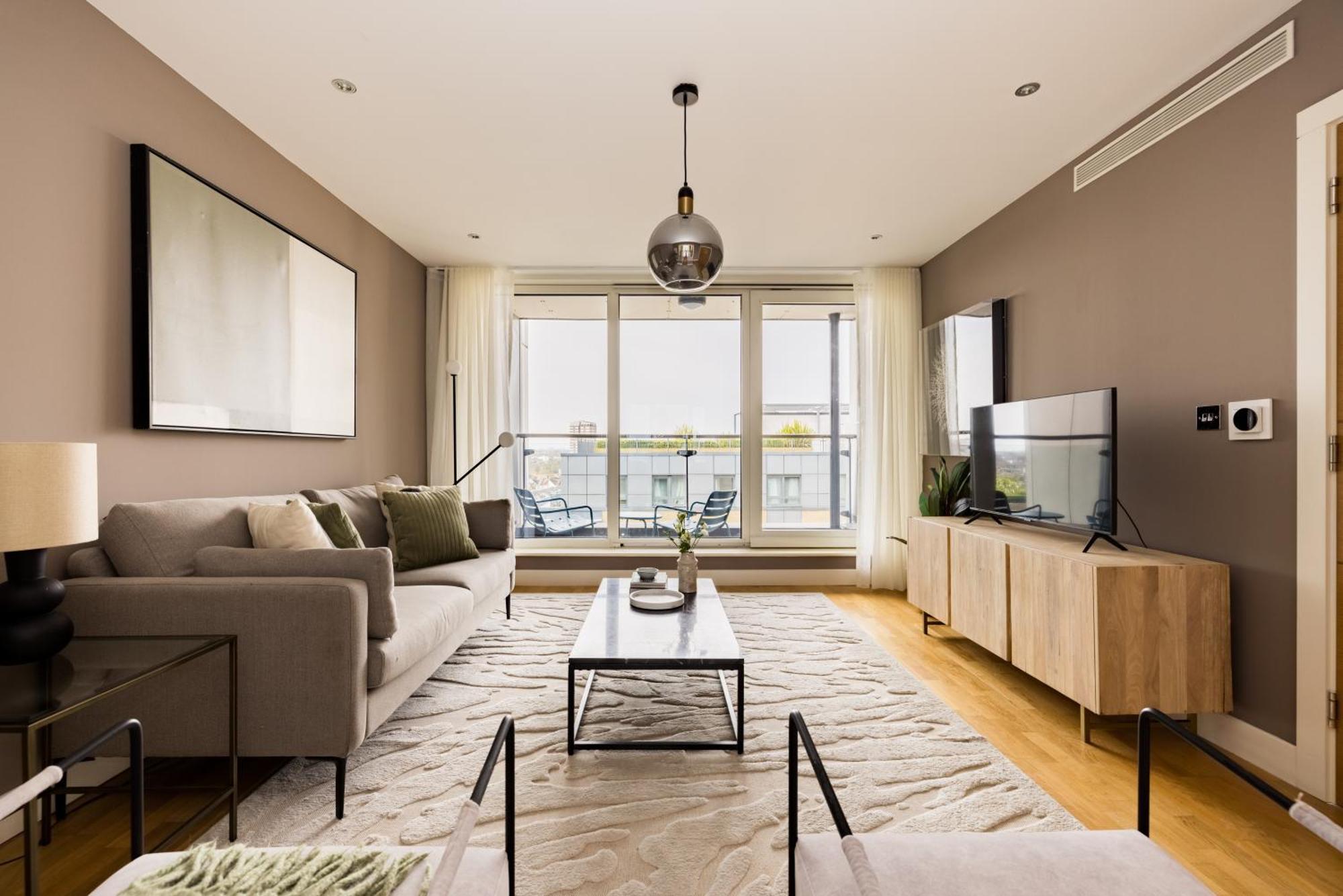 The Riverside - 3bdr With Balcony * London