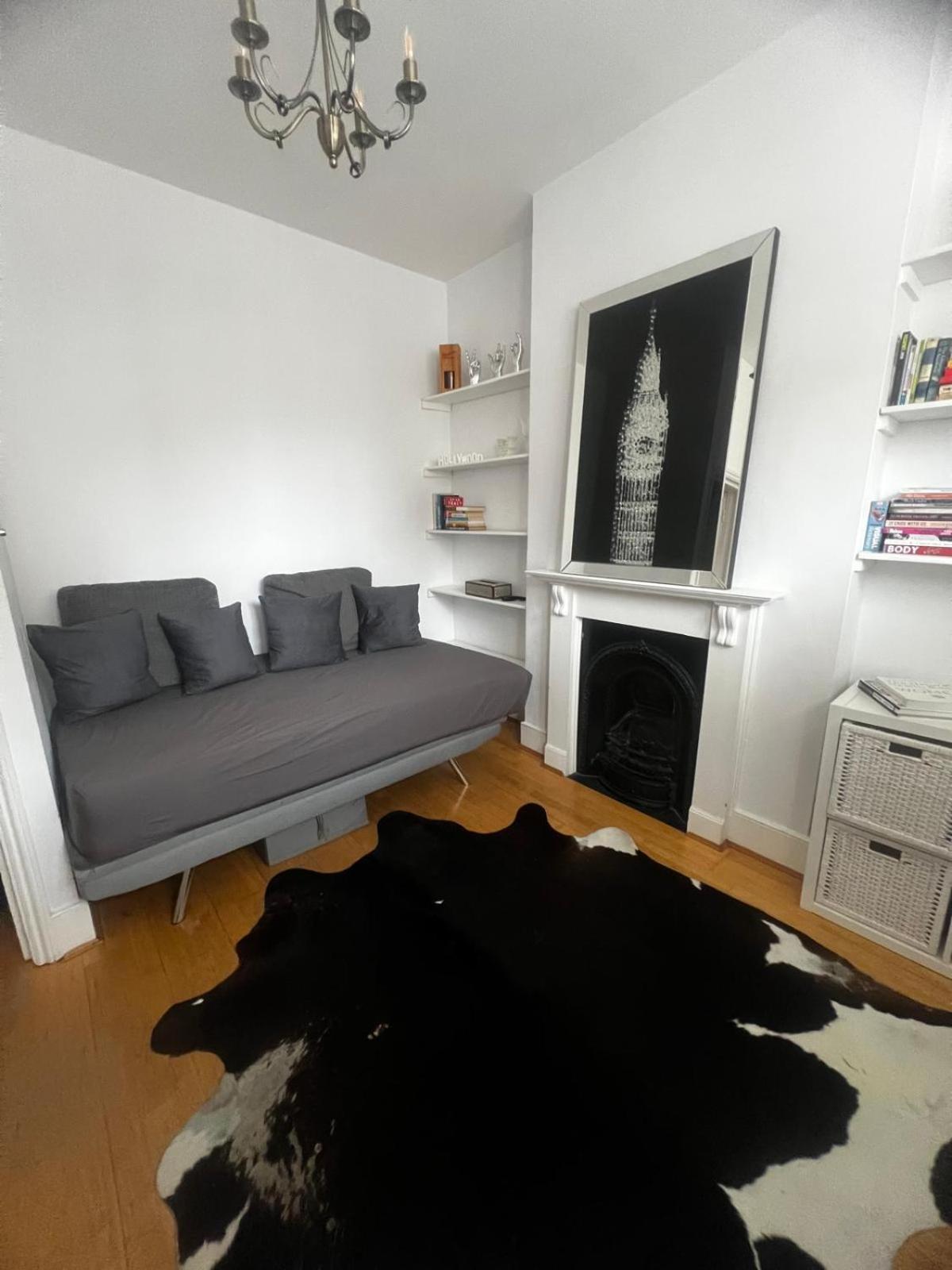 Spacious 1bdr Moments From Clapam Junction Station * London