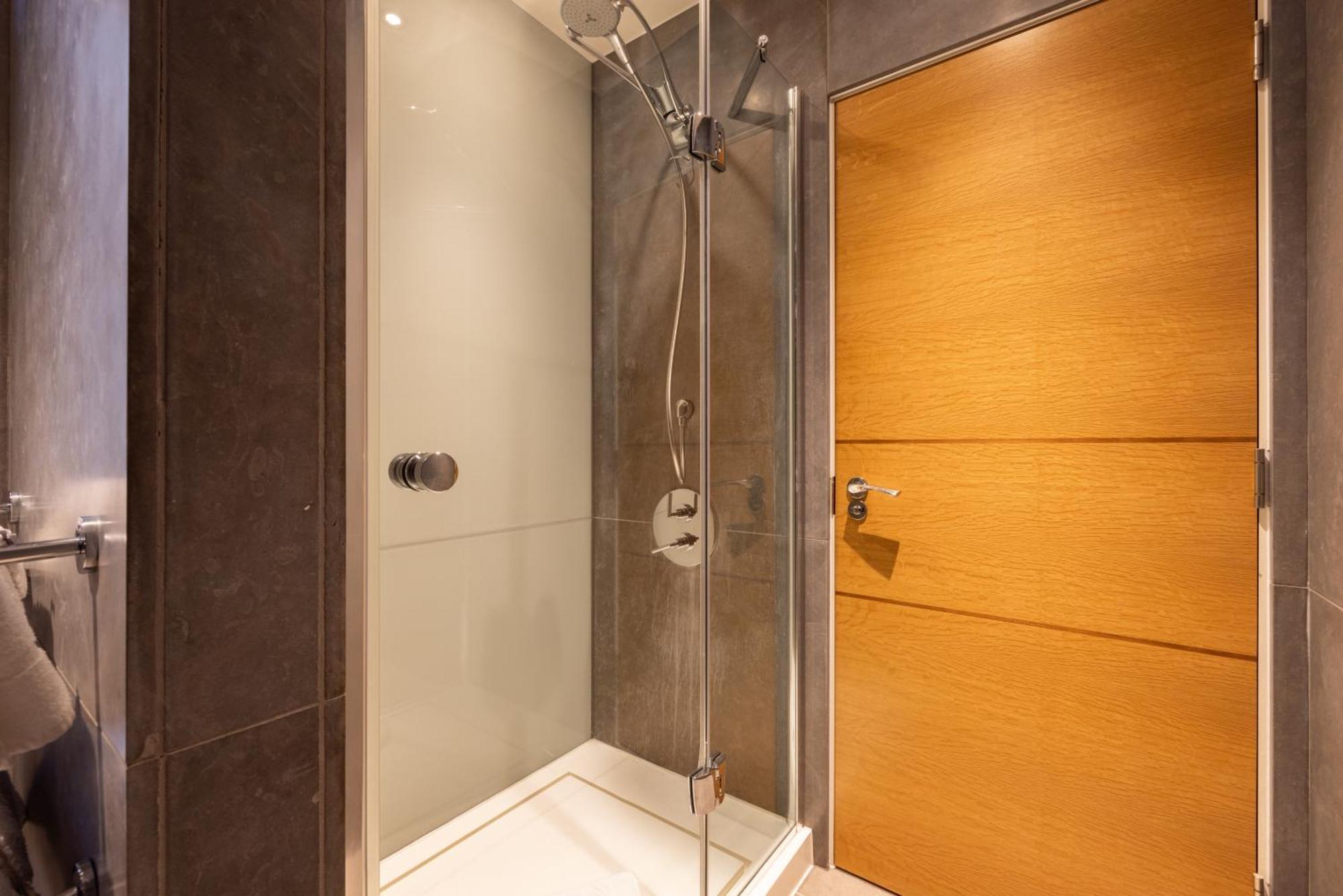 The Thames View - Stunning 3bdr With Terrace Apartment