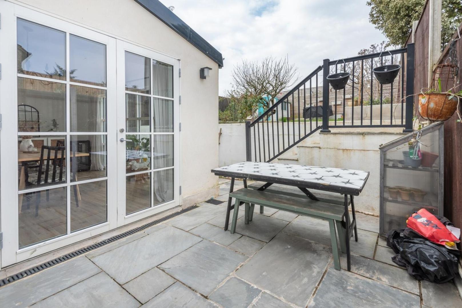 Modern 3b With Garden In Eltham, Vakantiehuis *