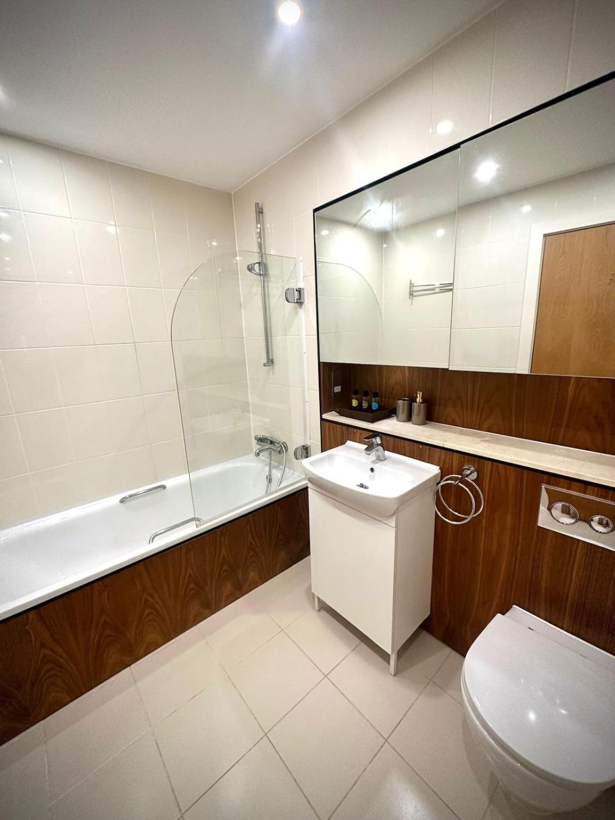 Flat For Shopping Big Ben River Thames Apartment London