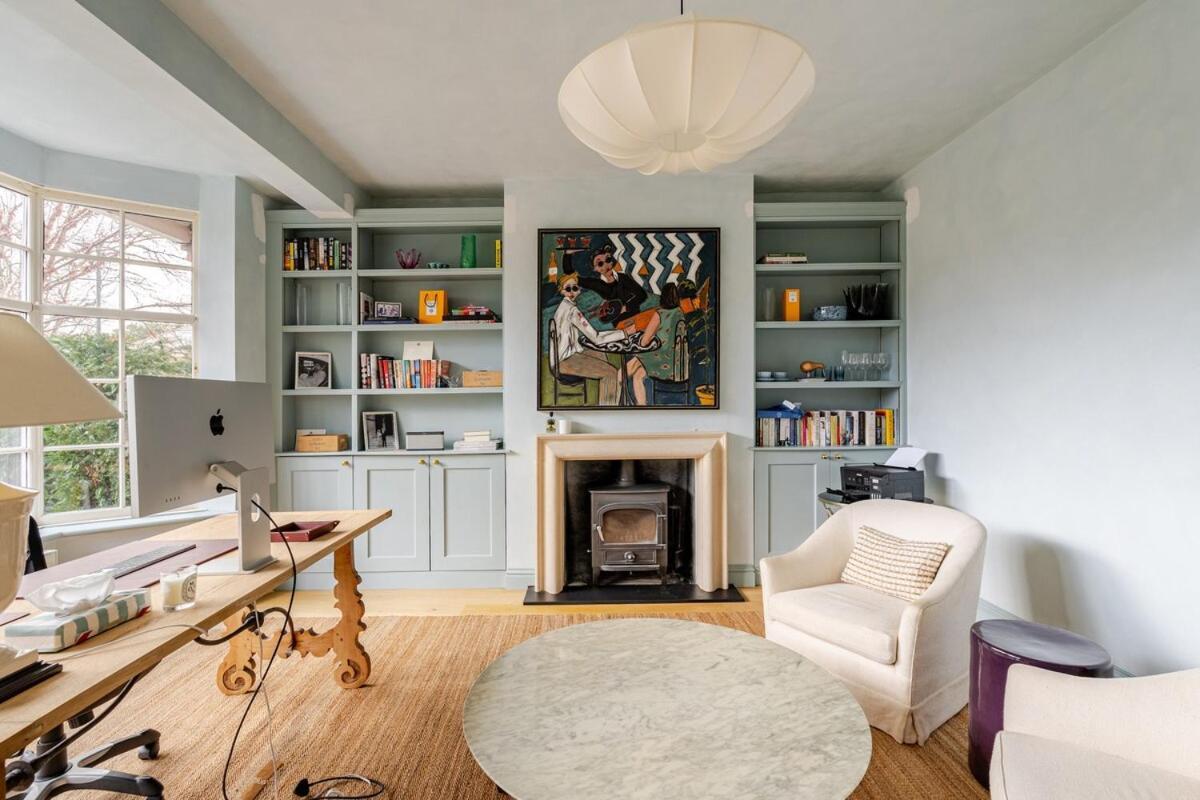 Luxury Open Plan 5 Bed House With Garden & Parking Holiday home *