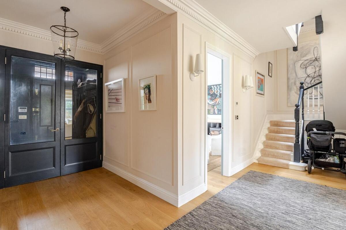 Luxury Open Plan 5 Bed House With Garden & Parking London