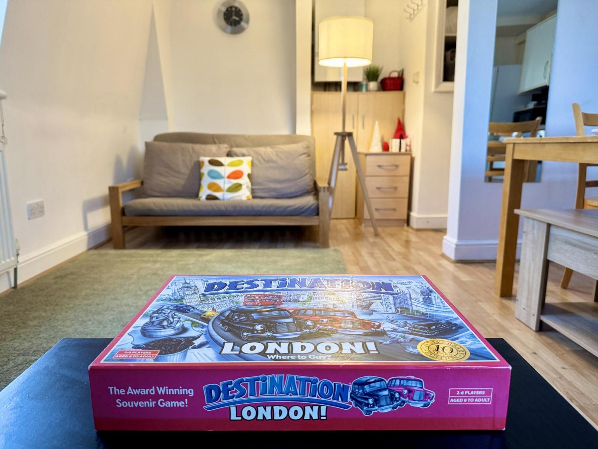Comfortable Flat For Group Getaway Near King's Cross And Camden Town Apartment London