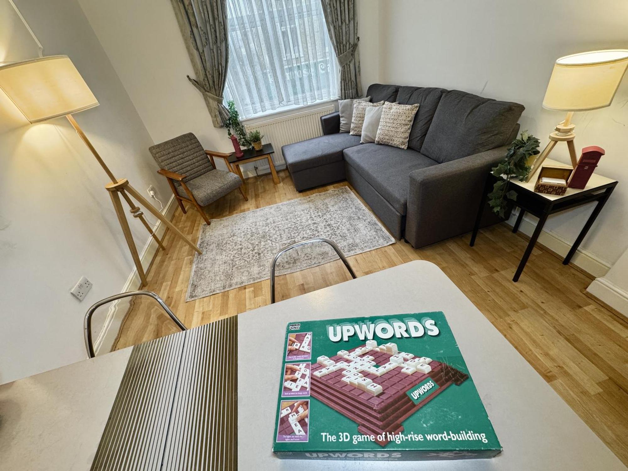 Apartment Comfortable Flat For Group Getaway Near King's Cross And Camden Town London