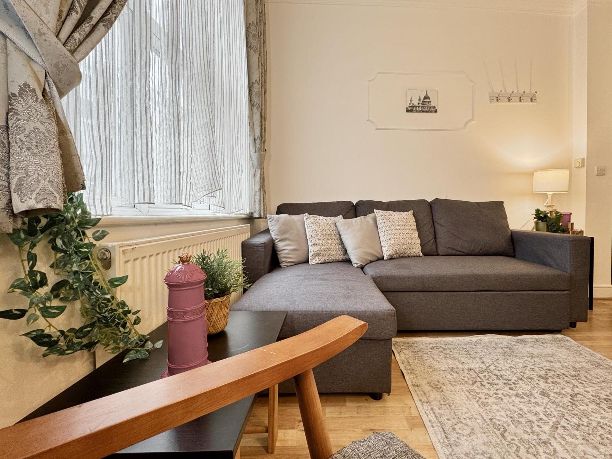 Comfortable Flat For Group Getaway Near King's Cross And Camden Town * London
