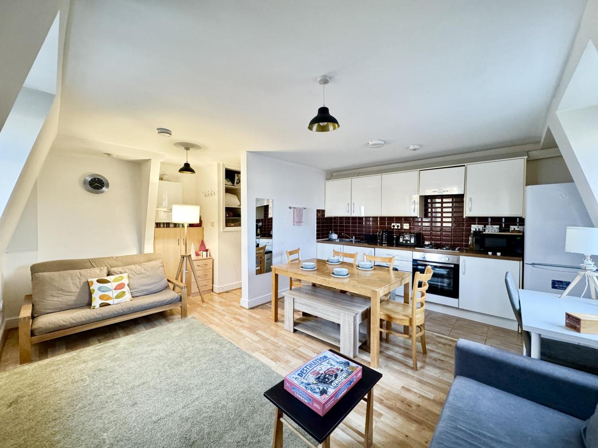 Comfortable Flat For Group Getaway Near King's Cross And Camden Town Apartment London