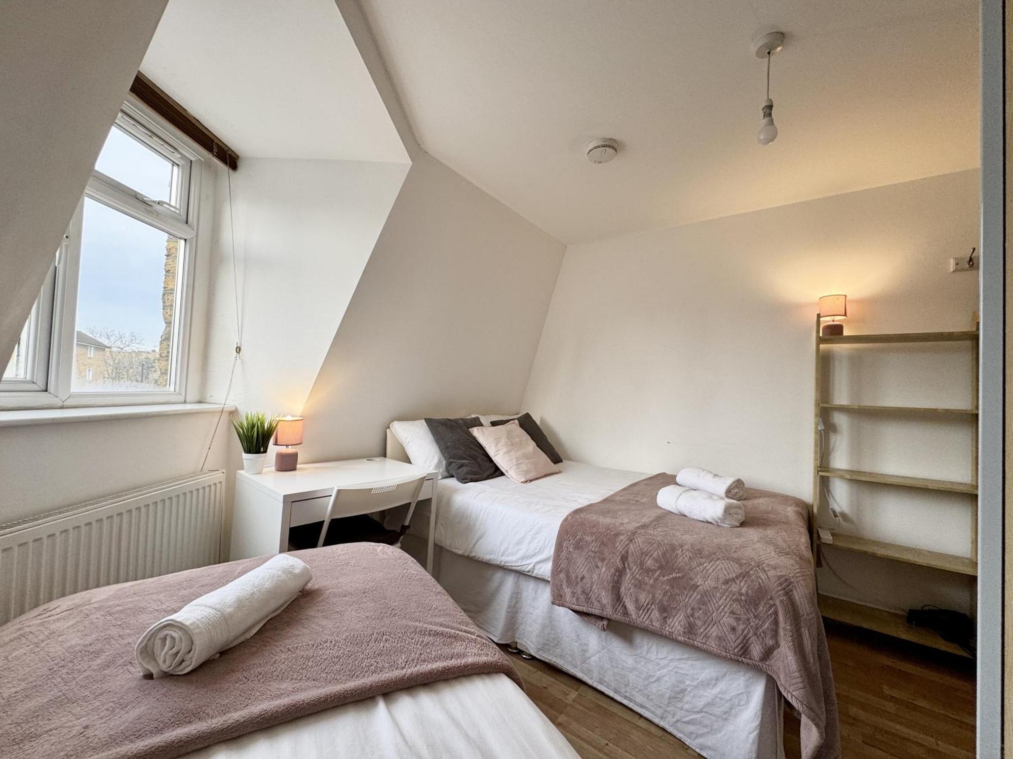 Comfortable Flat For Group Getaway Near King's Cross And Camden Town London