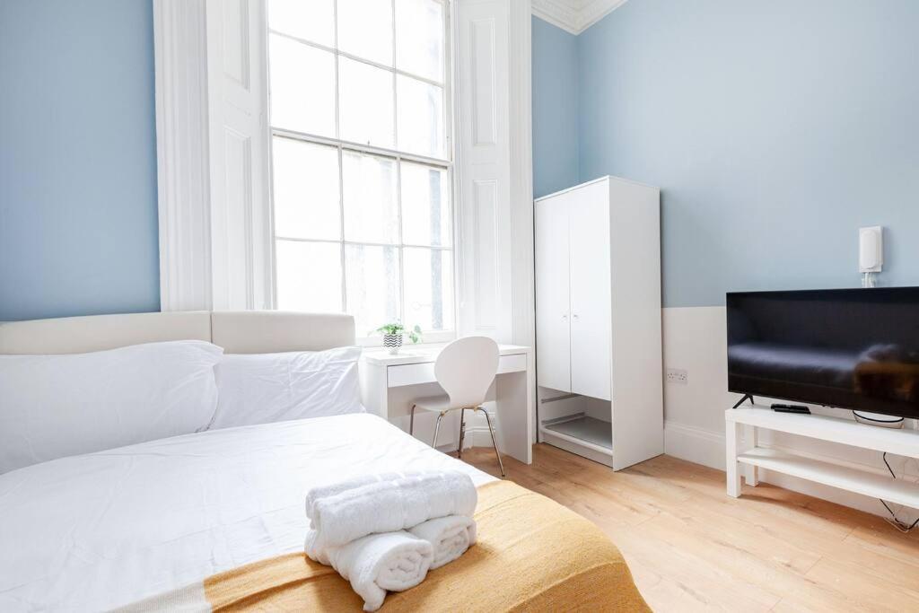 Apartment Near Queensway London