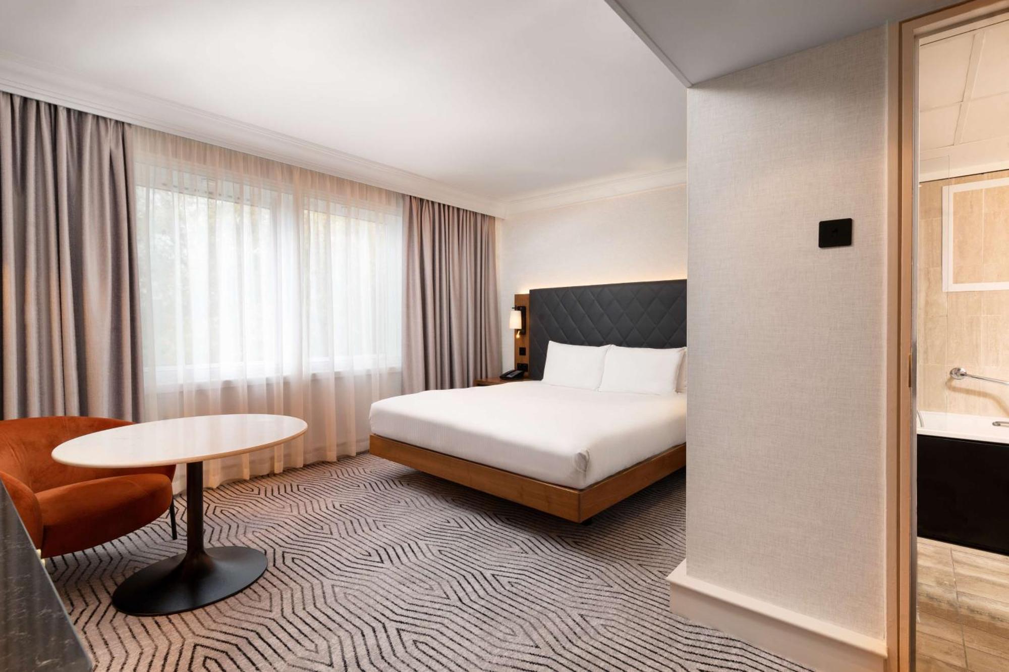 Hilton Olympia 4* London