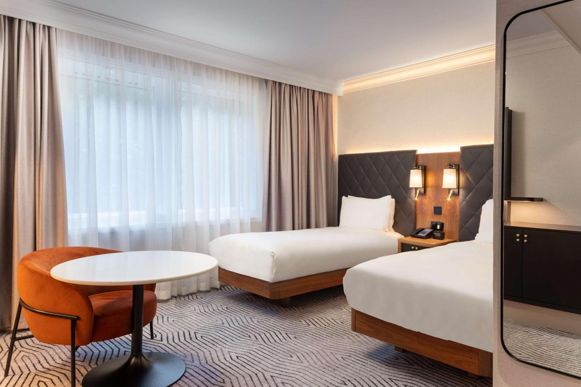 Hilton Olympia 4*
