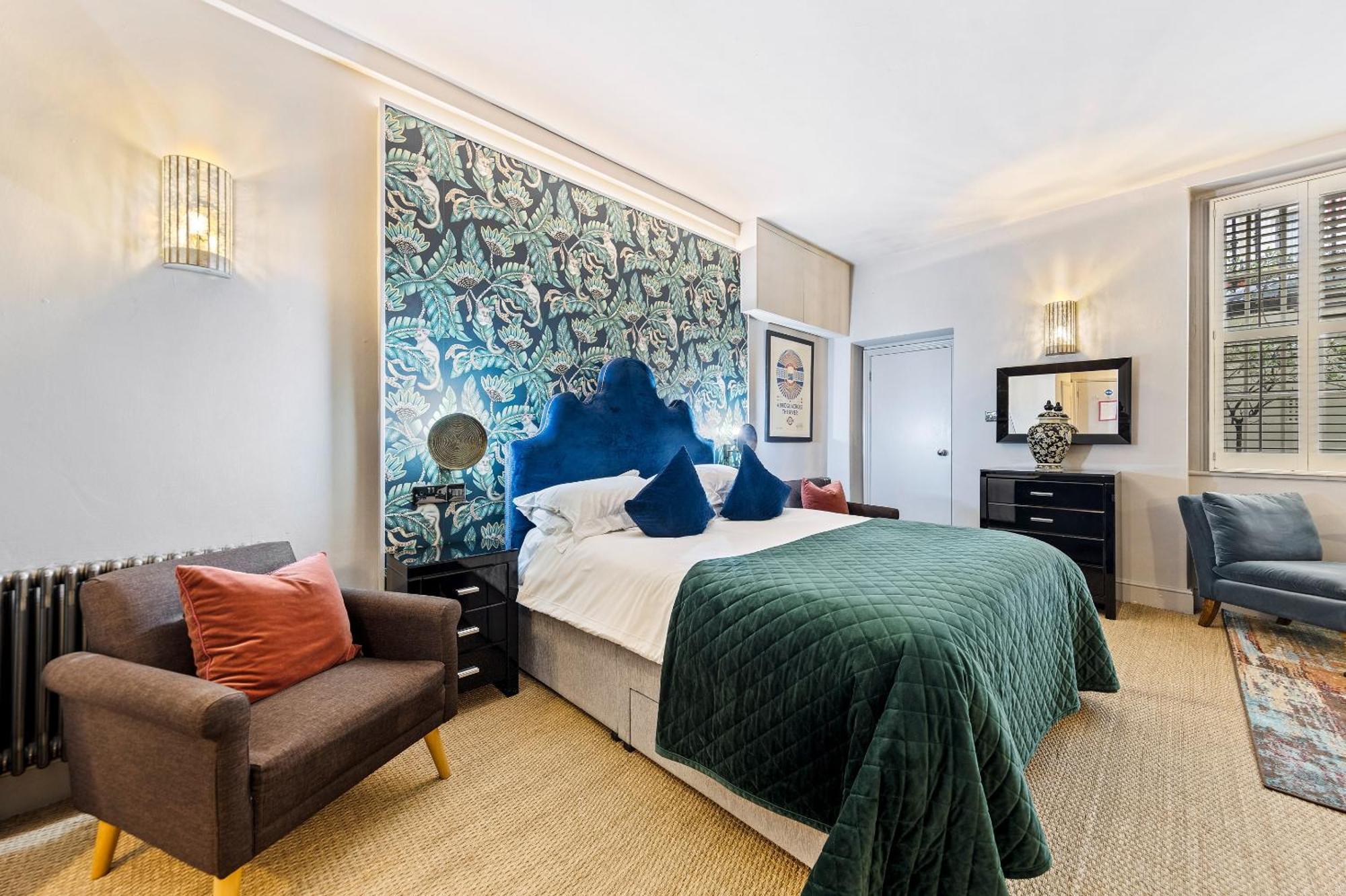 Vancouver And Hotel 3*