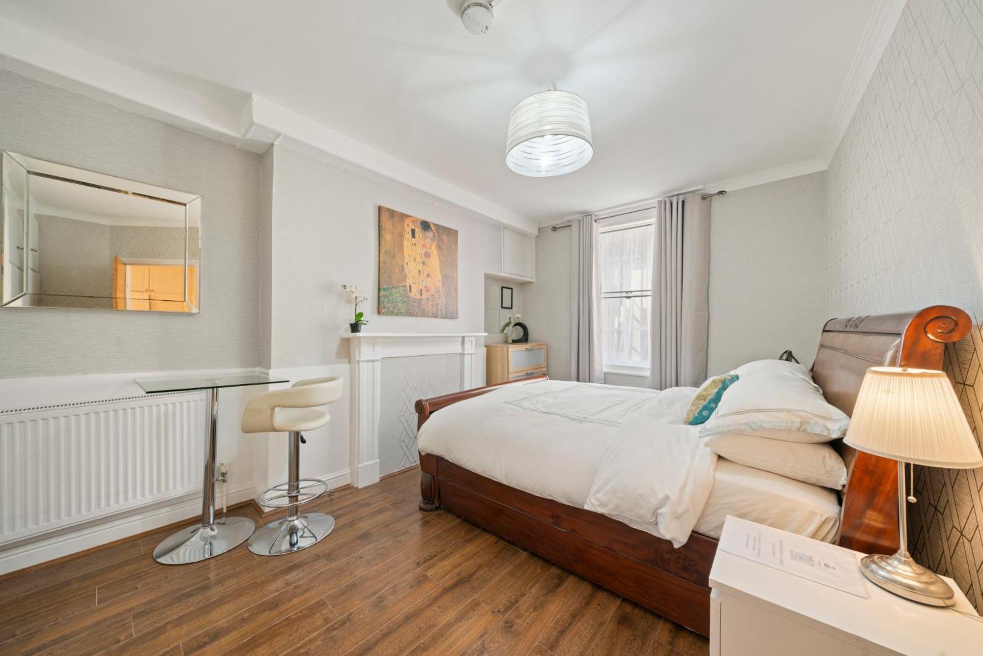 Central London Rooms Bed and breakfast *