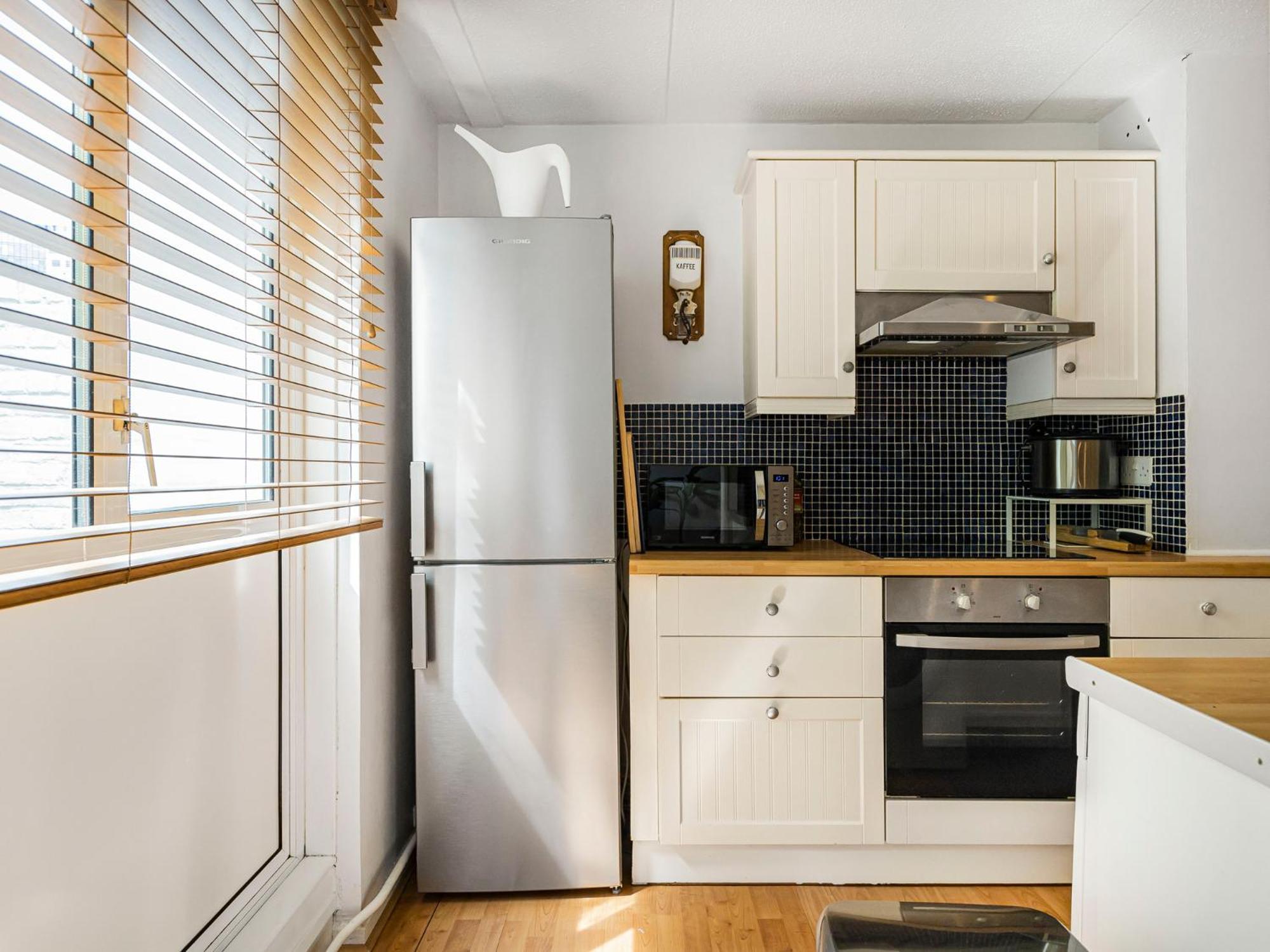 Pass The Keys Whitechapel With Balcony Apartment