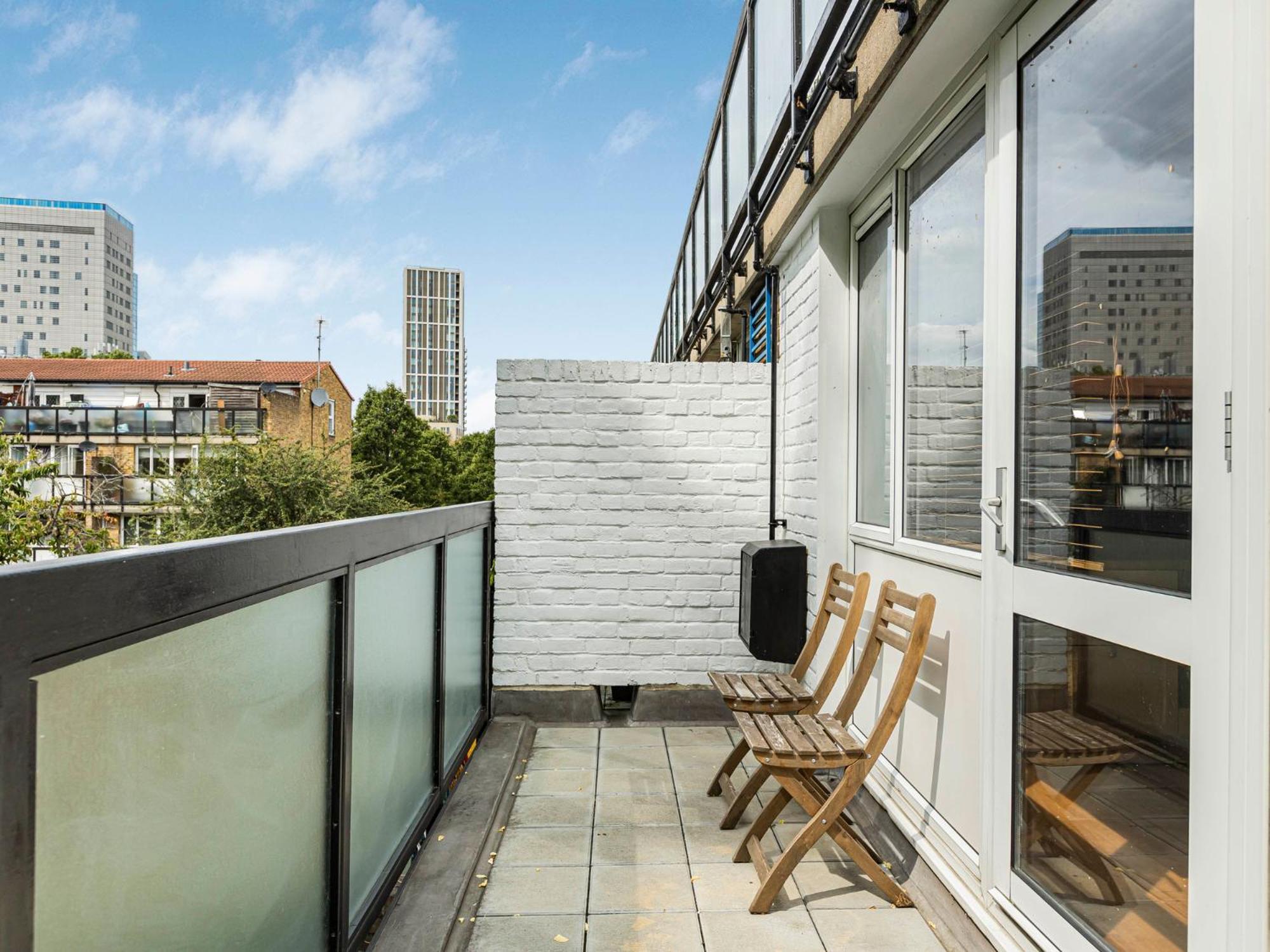 Apartment Pass The Keys Whitechapel With Balcony