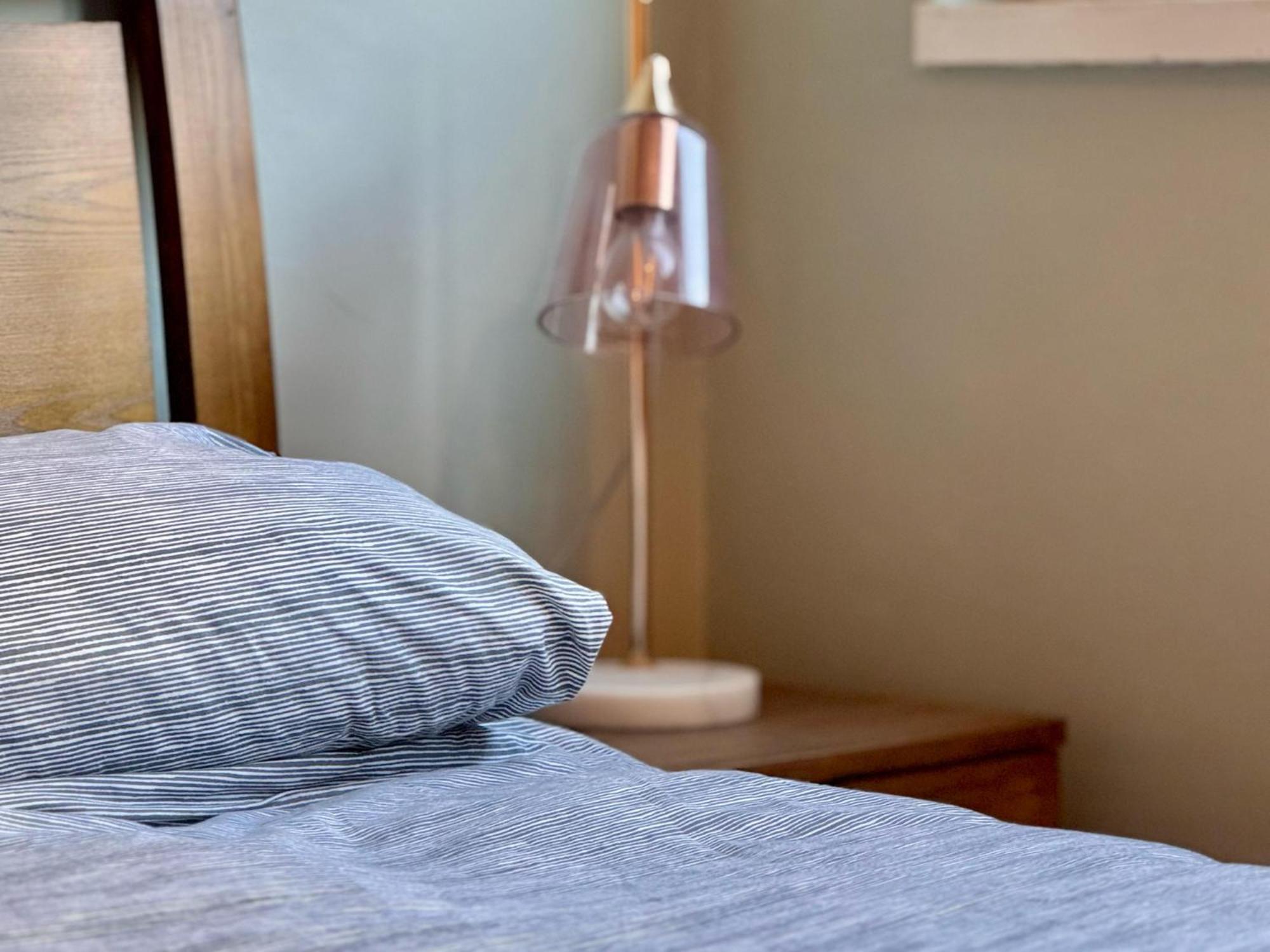 Pass The Keys Whitechapel With Balcony Apartment *