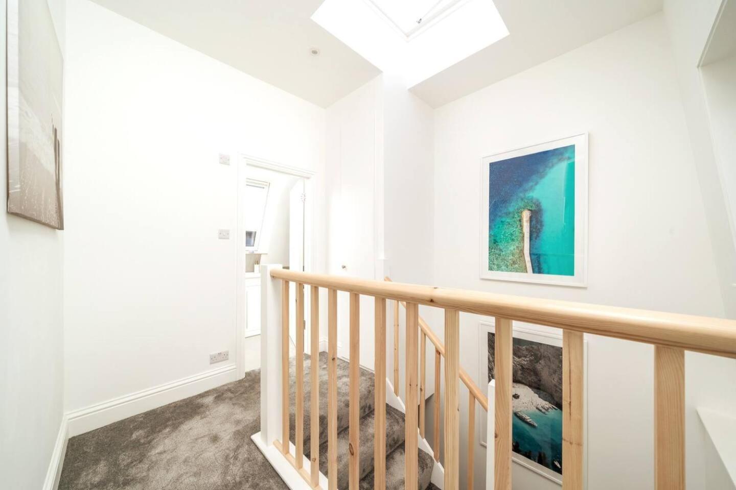 Apartment Niru Experience Pearl Of Ifield Road *