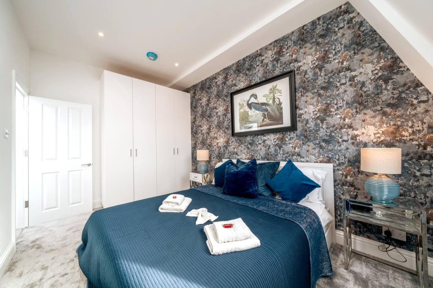 Niru Experience Pearl Of Ifield Road Apartment