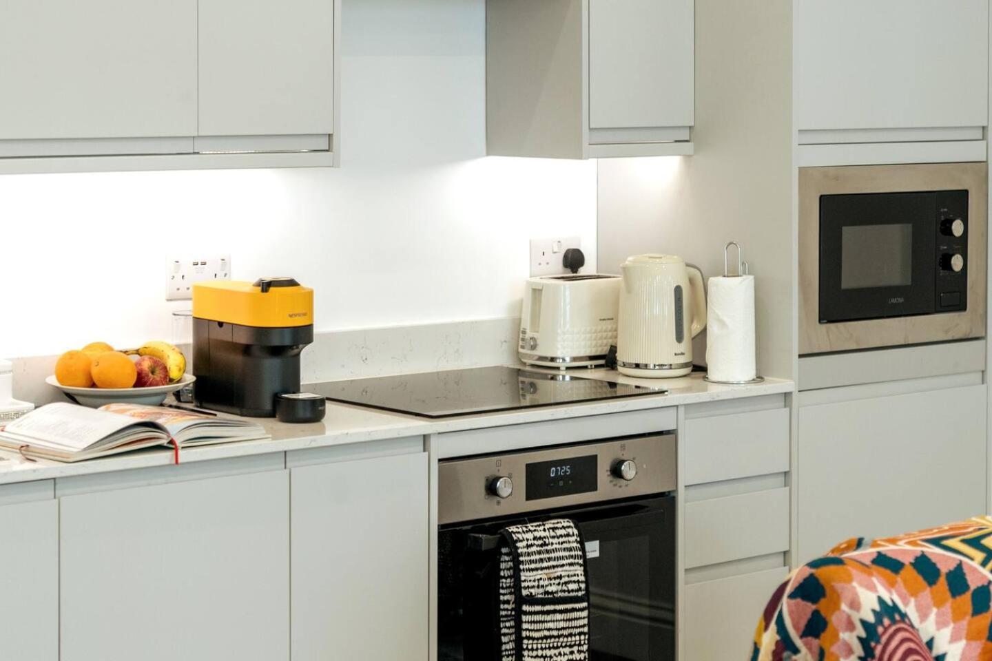 Apartment Niru Experience Pearl Of Ifield Road *