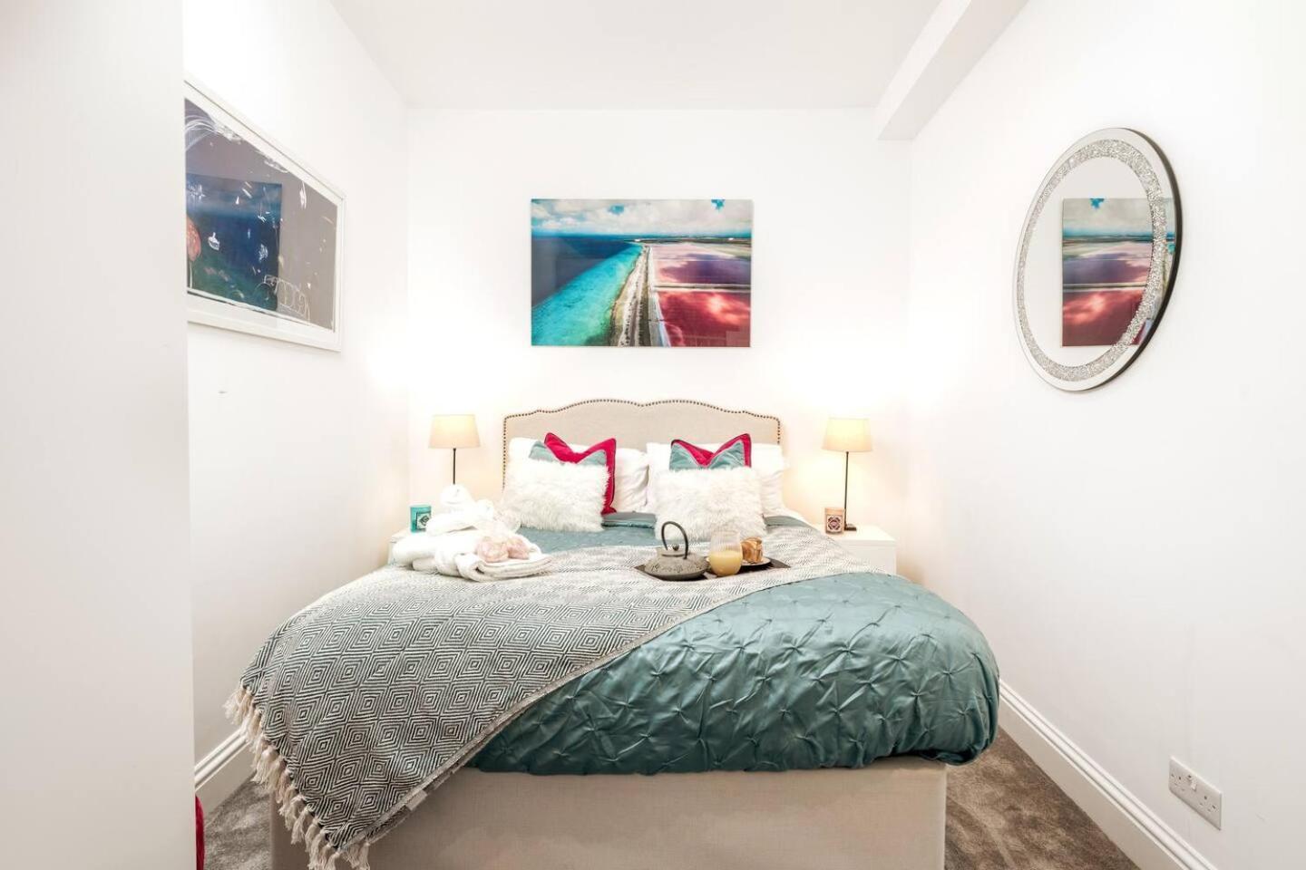 Niru Experience Pearl Of Ifield Road London