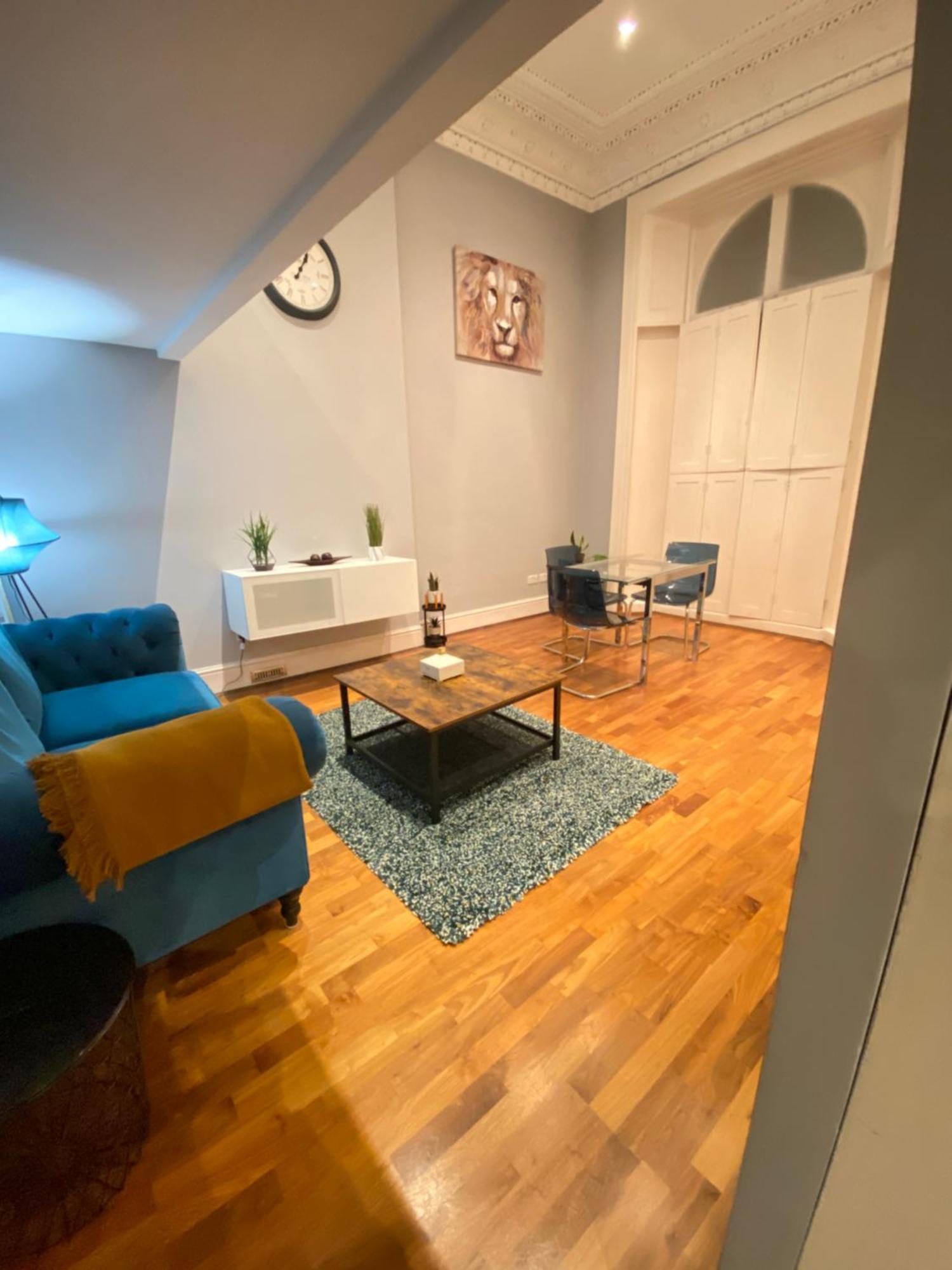 Inverness Terrace Apartment *