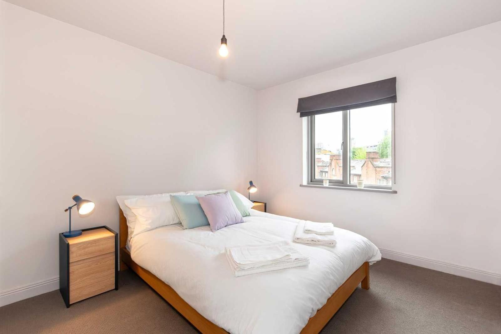 Cozy 2 Bedroom Waterloo Bridge Apartment *