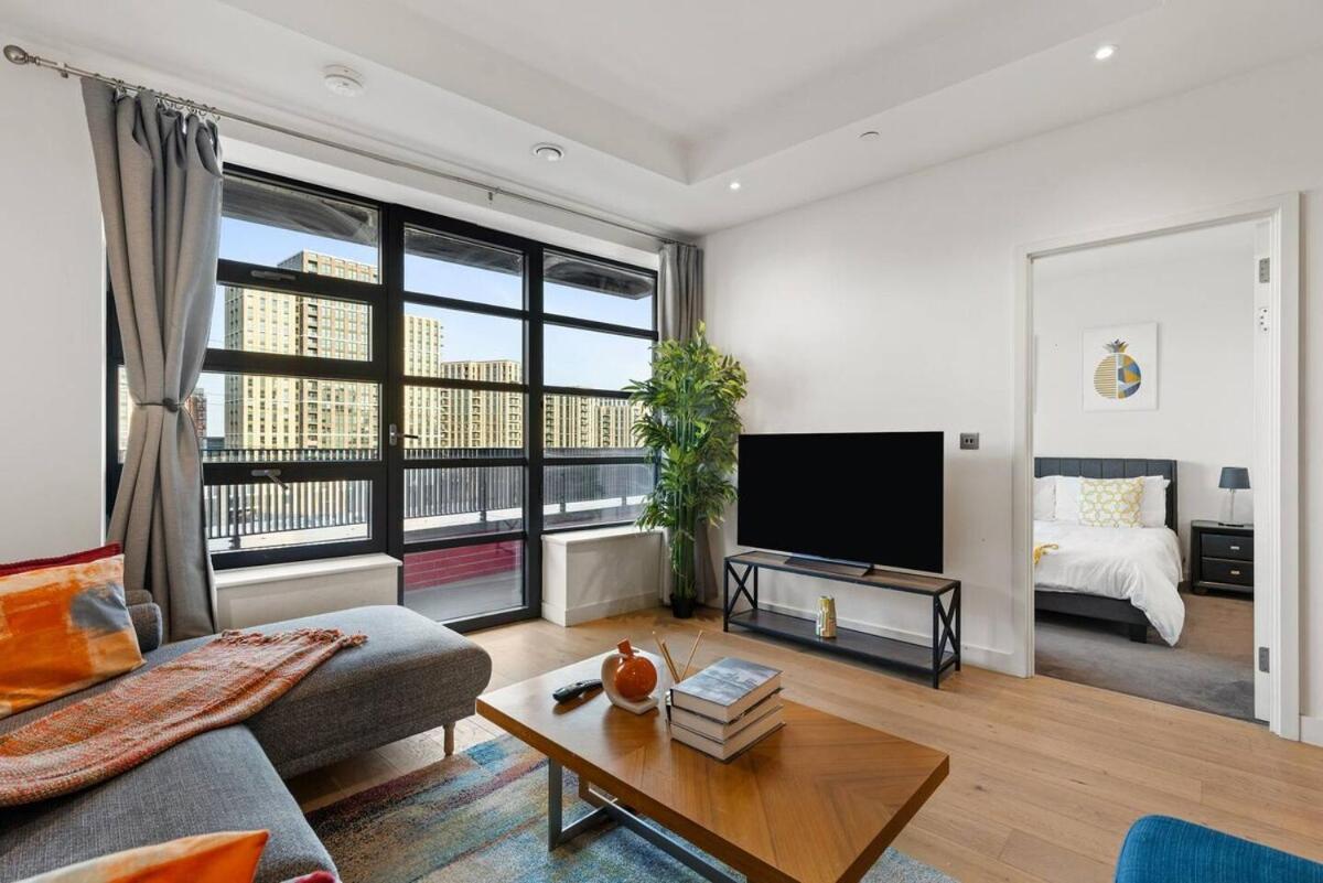 Shy Apartment