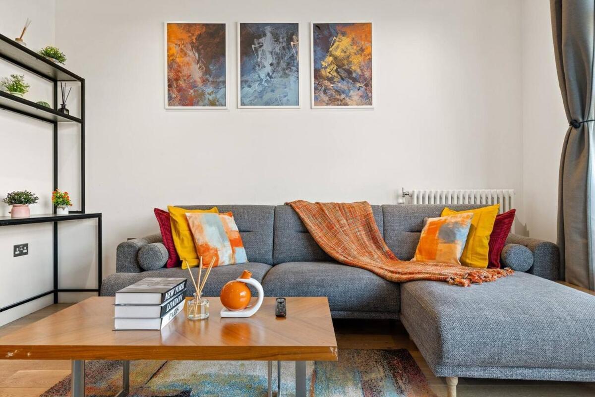 Shy Apartment *