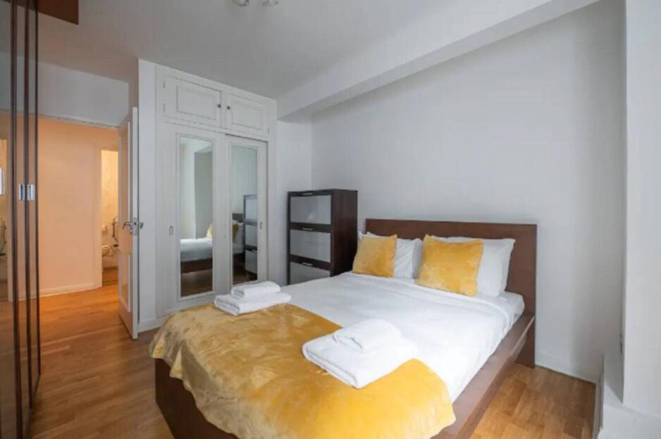 Vesto Two Bedroom On Sloane Avenue Cc * London
