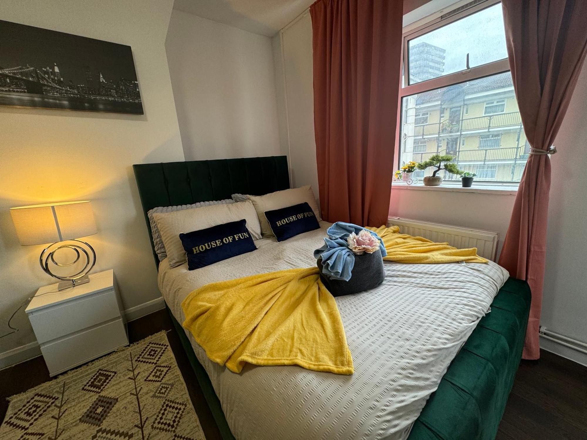 Lovely 1bedroom For 6ppl In Whitechapel, 1min Away To Dlr Station * London