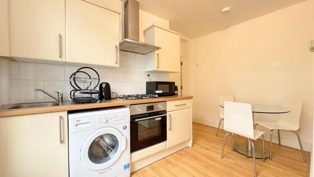 2 Bed In Paddington