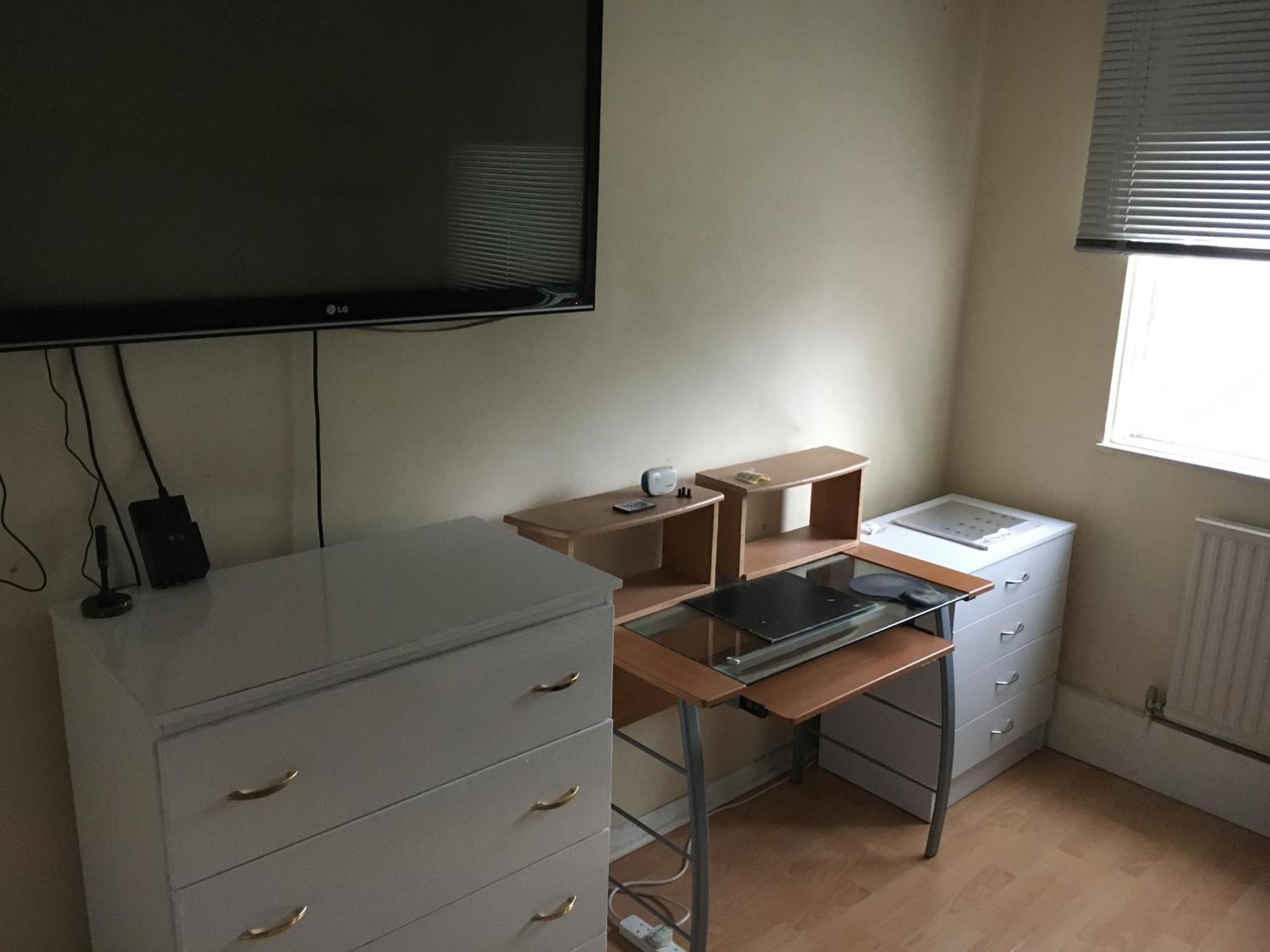Guest house Newham Residence