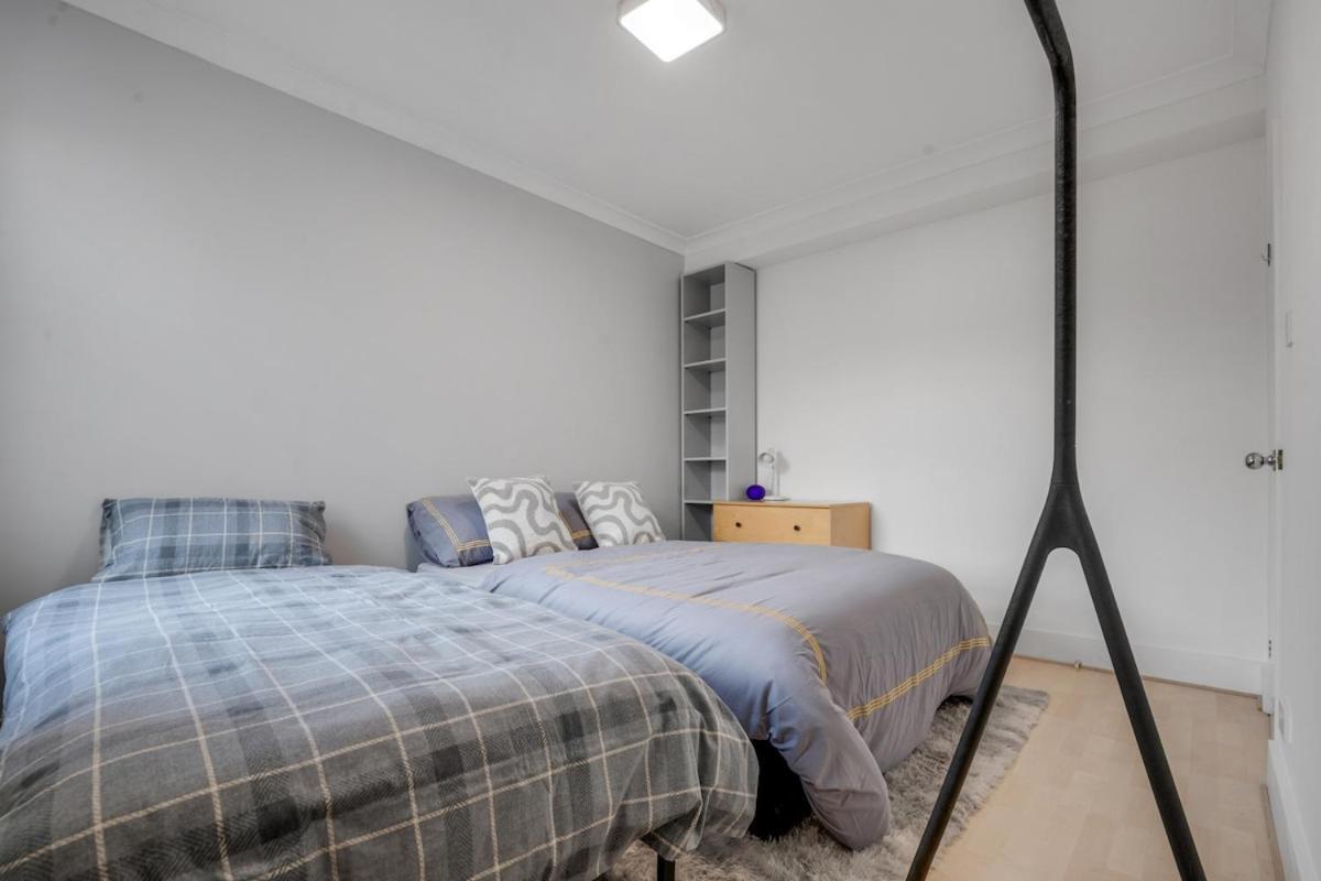 Luxury House Near Subway Station London