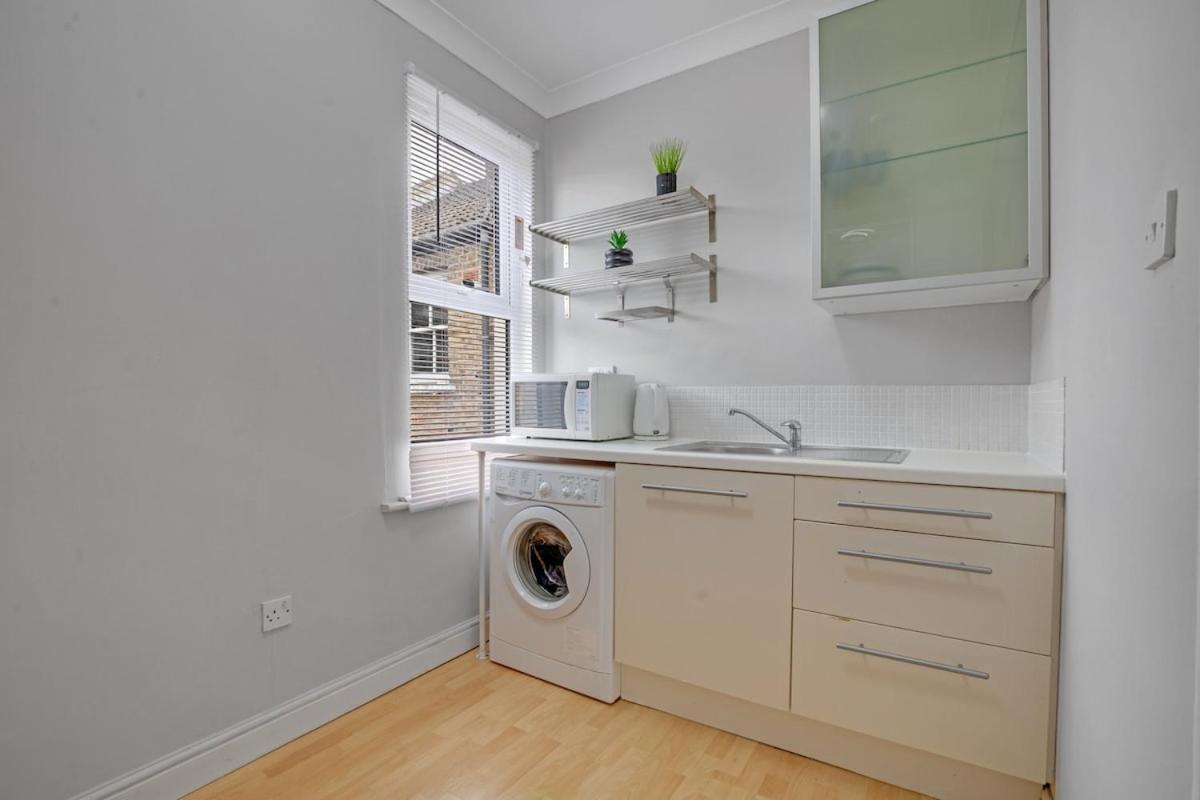 Apartment Luxury House Near Subway Station *