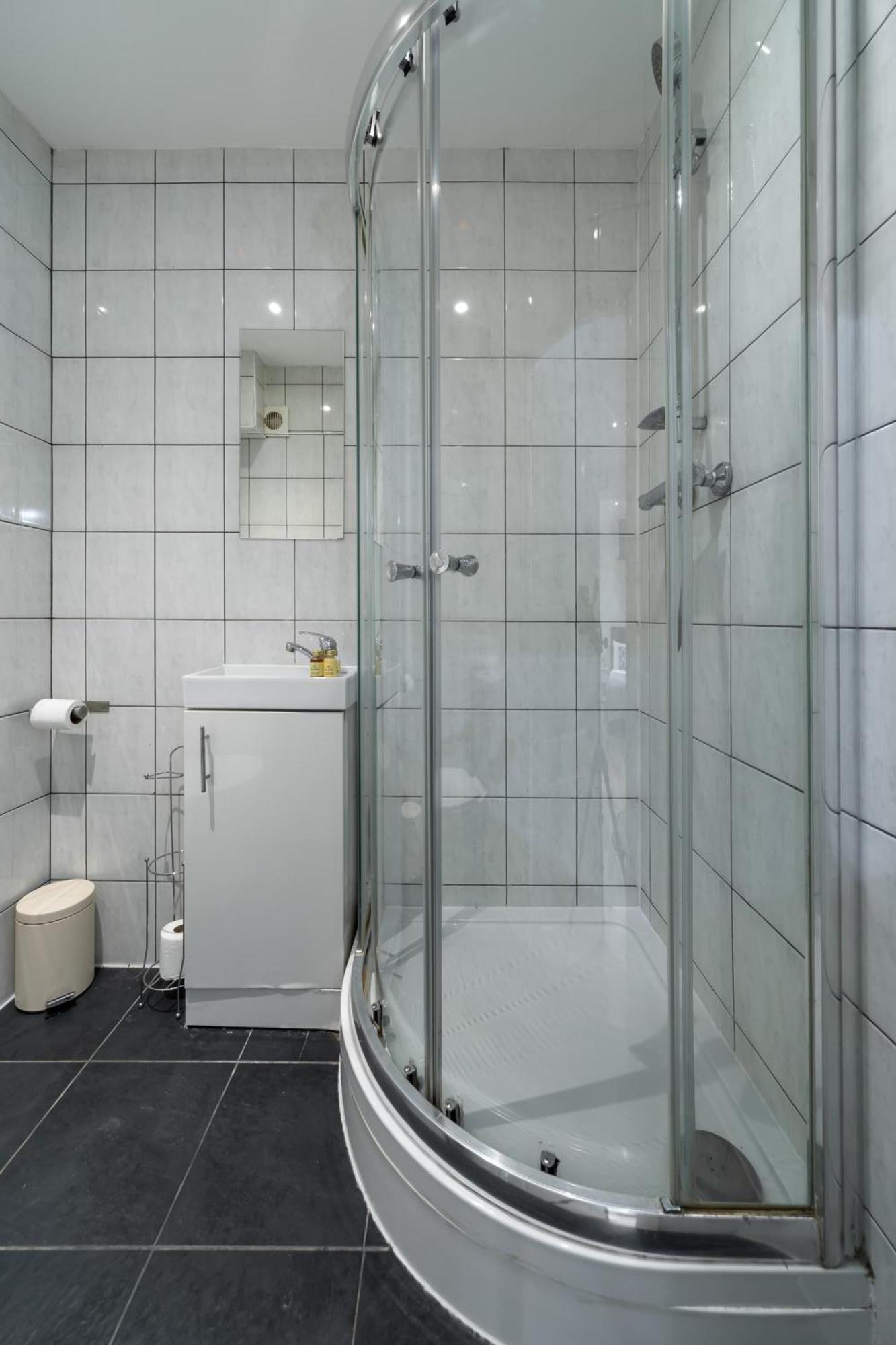 Apartment Contemporaru In Shoreditch London