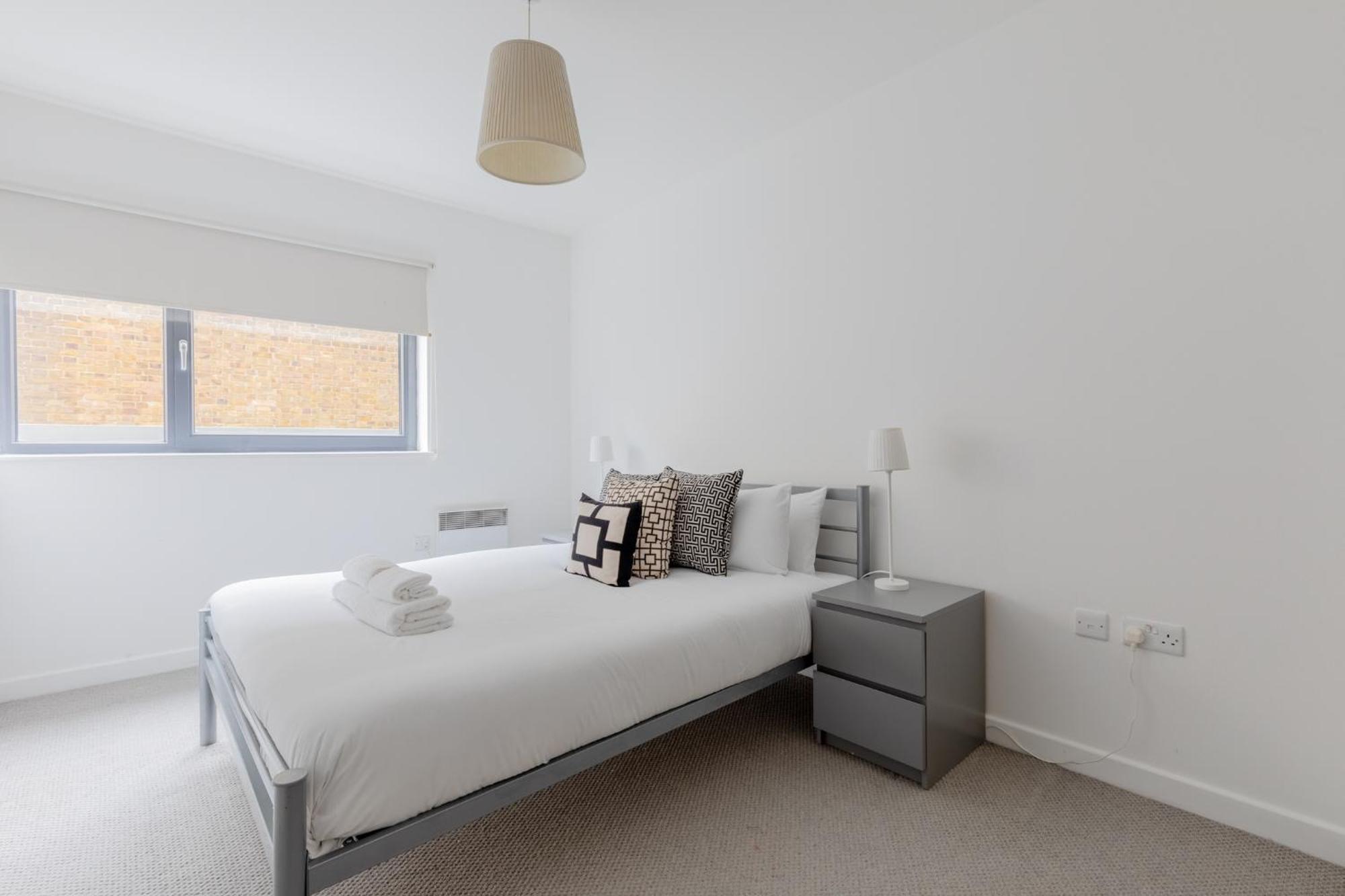 Apartment Contemporary 2bd Flat W Patio In East