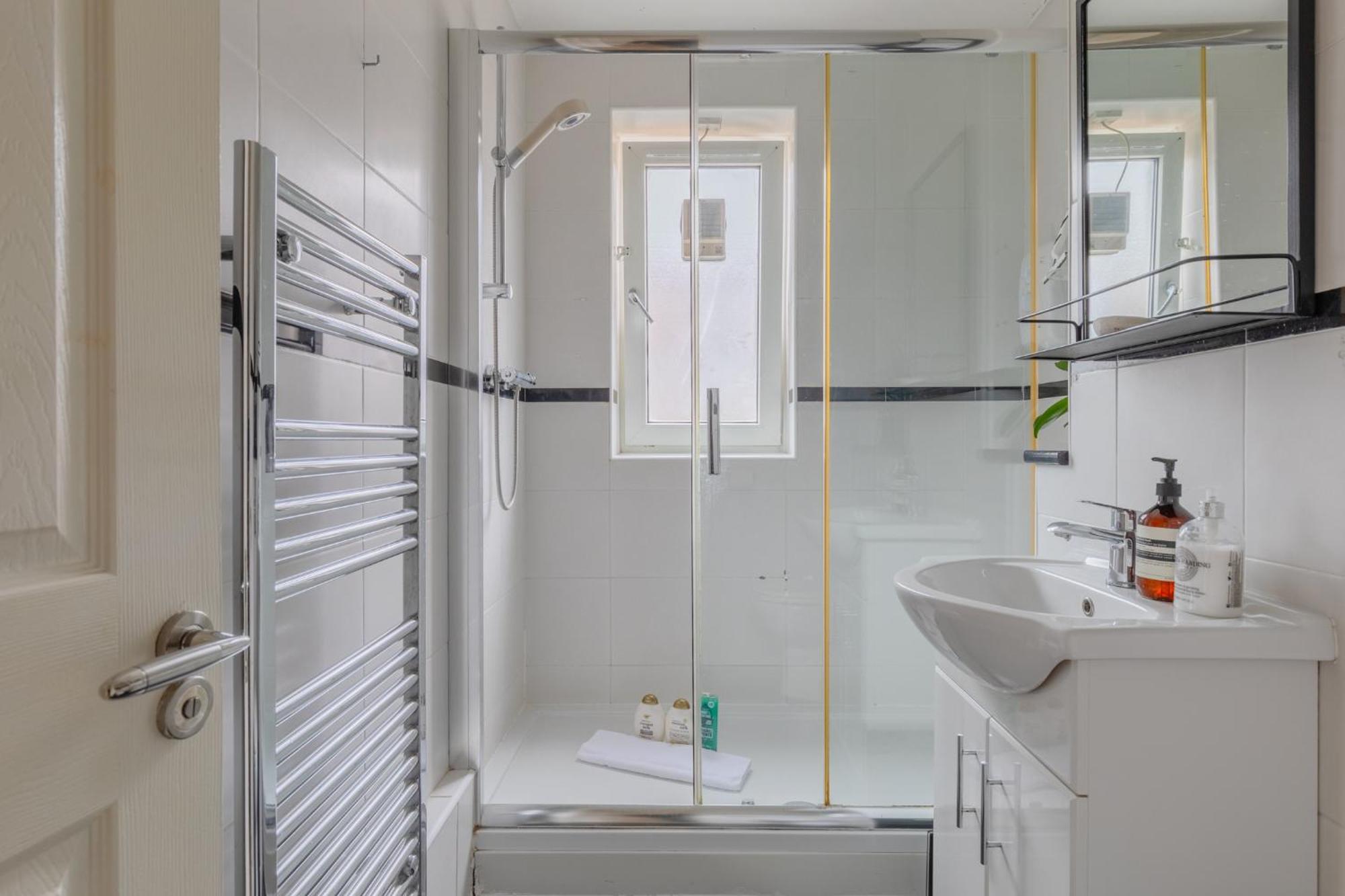 Stylish 2bd With Private Garden Nine Elms Londen