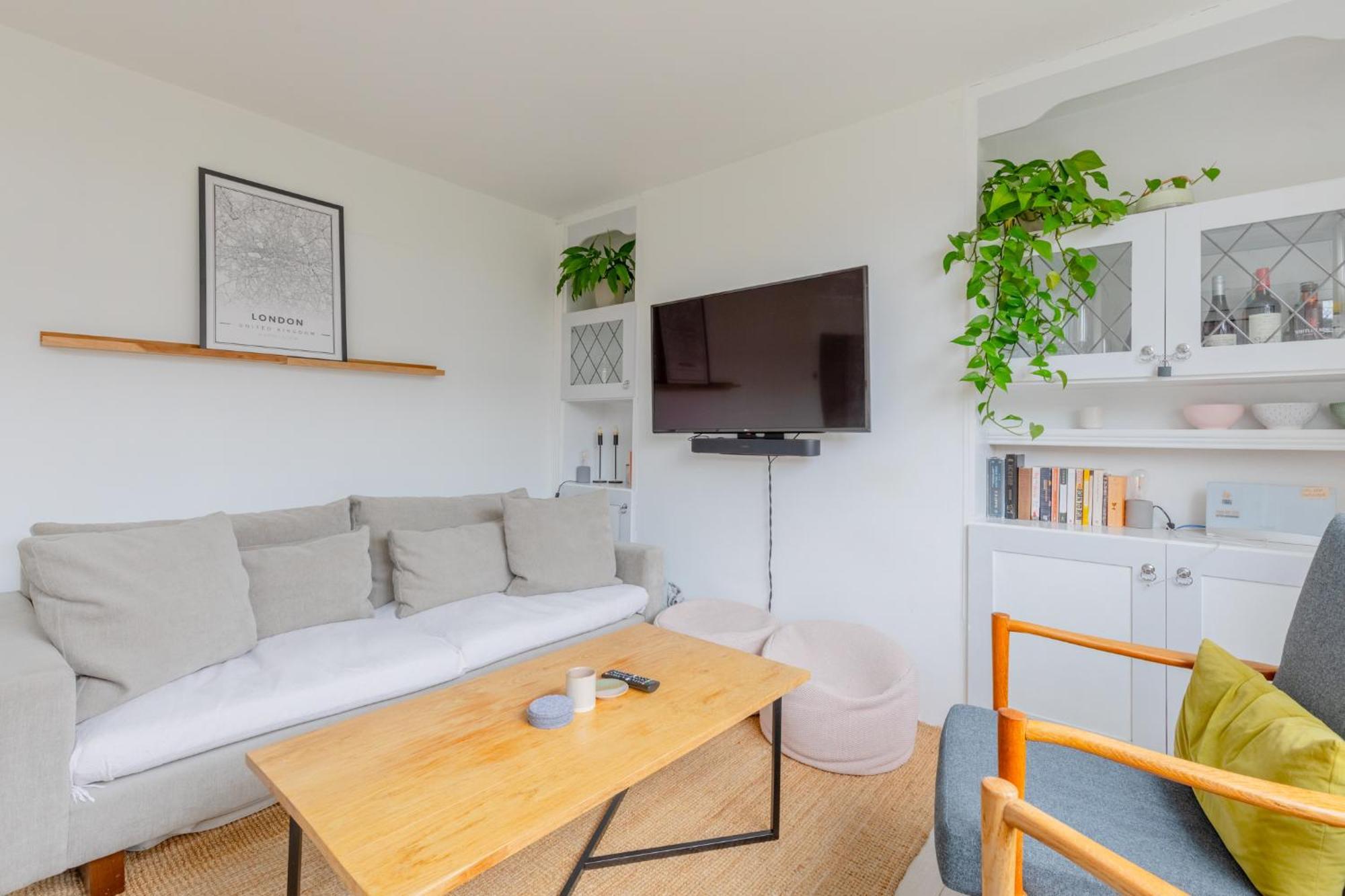 Stylish 2bd With Private Garden Nine Elms Londen