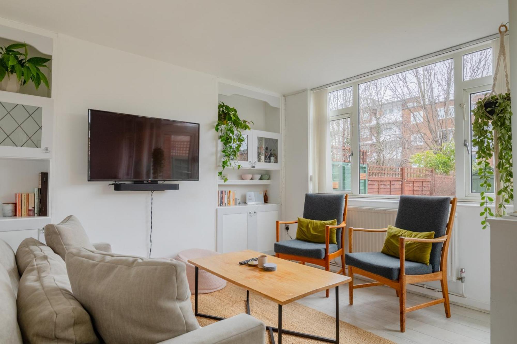 Stylish 2bd With Private Garden Nine Elms Appartement Londen