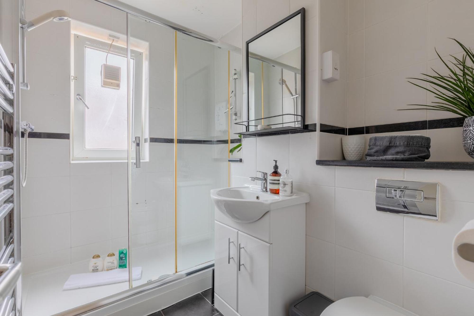 Stylish 2bd With Private Garden Nine Elms Appartement Londen