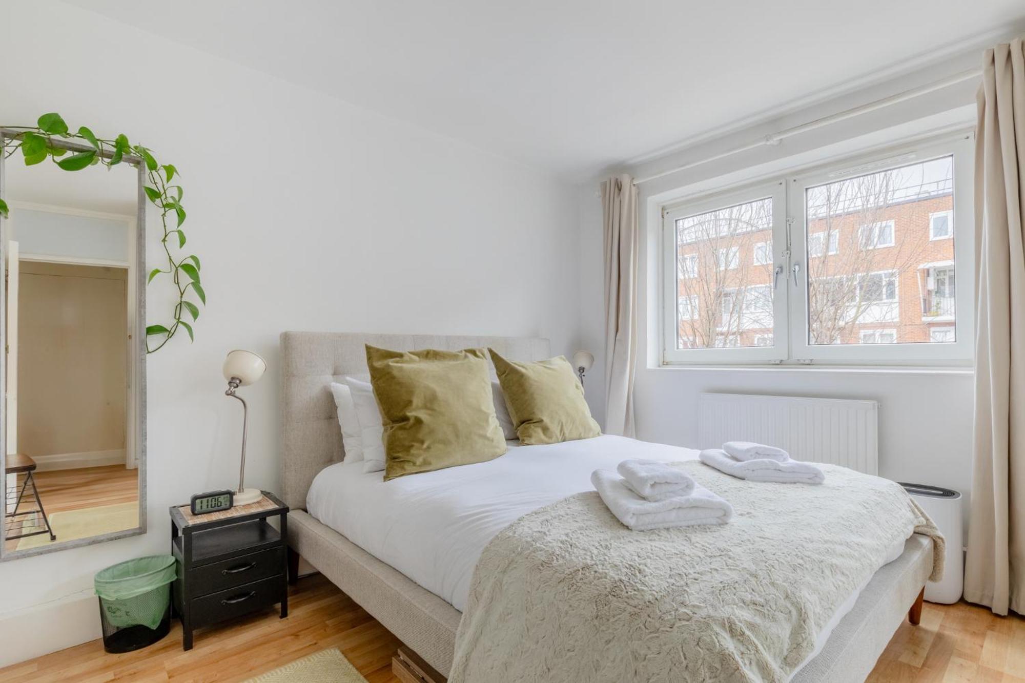 Stylish 2bd With Private Garden Nine Elms Londen