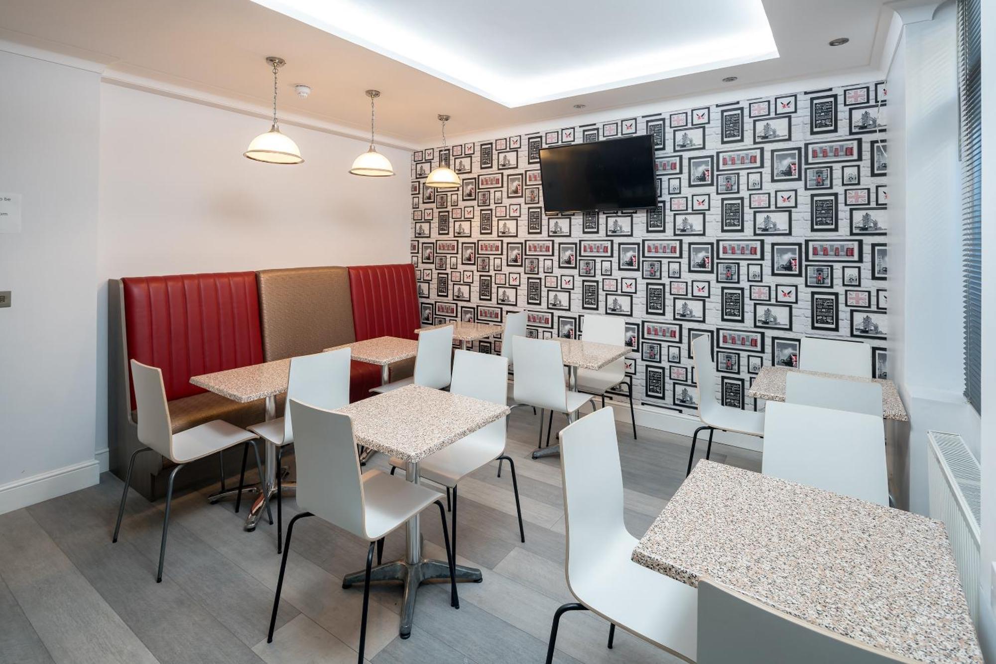 Oyo Bakers Hotel 3*
