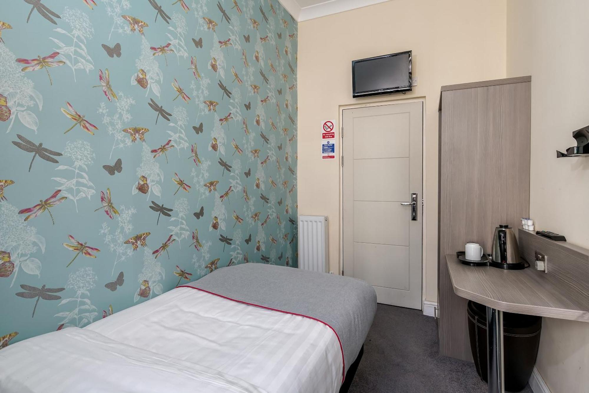 Oyo Bakers Hotel 3*