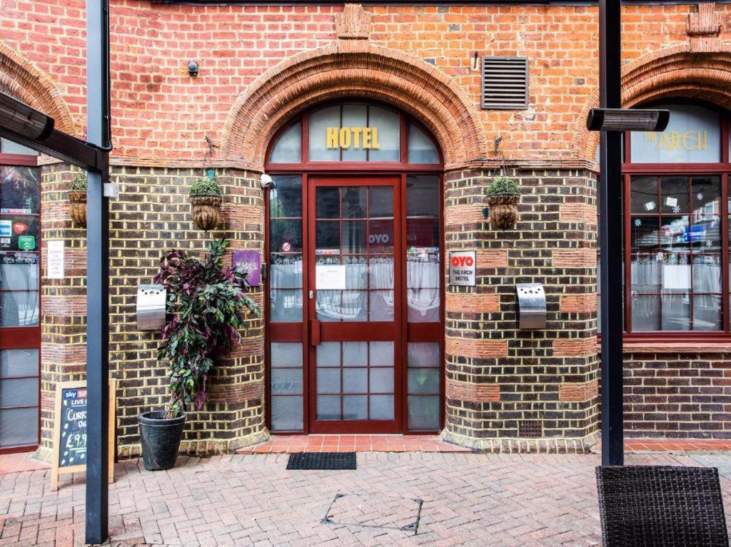 Oyo The Arch, Wembly Stadium 3* London