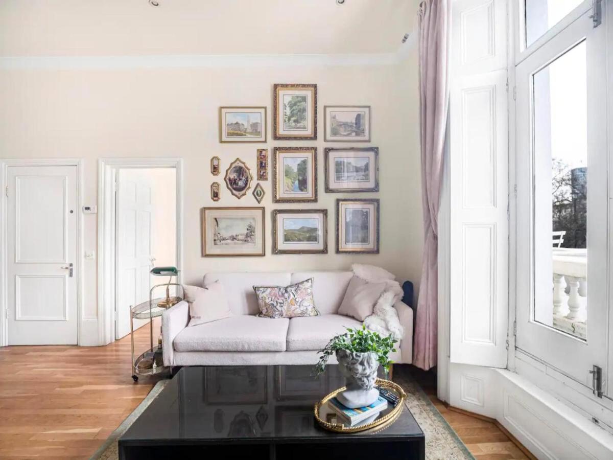 Chic & Cosy Flat With Terrace, 5-min Walk To Pimlico Tube, Pet-friendly London