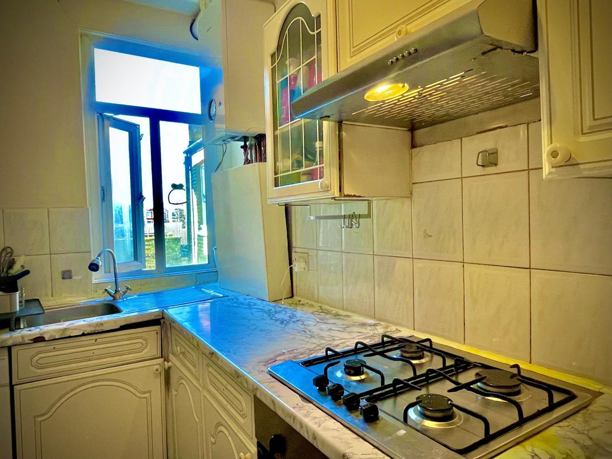 Comfy Double Bedroom With A Private Toilet Accommodatie bij particulieren