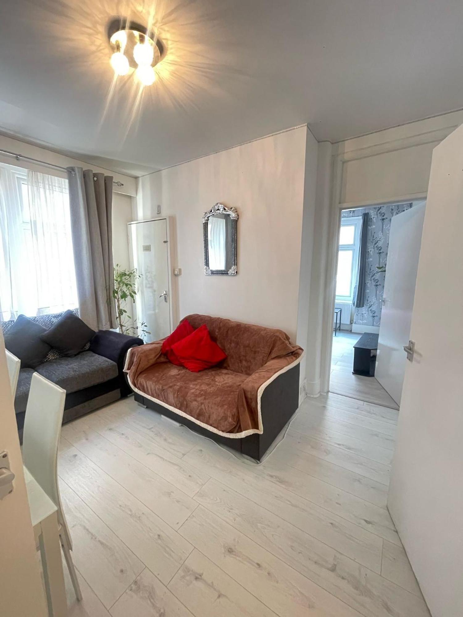 Appartement Lovely 2 Bed Flat 2 Floor Miles *