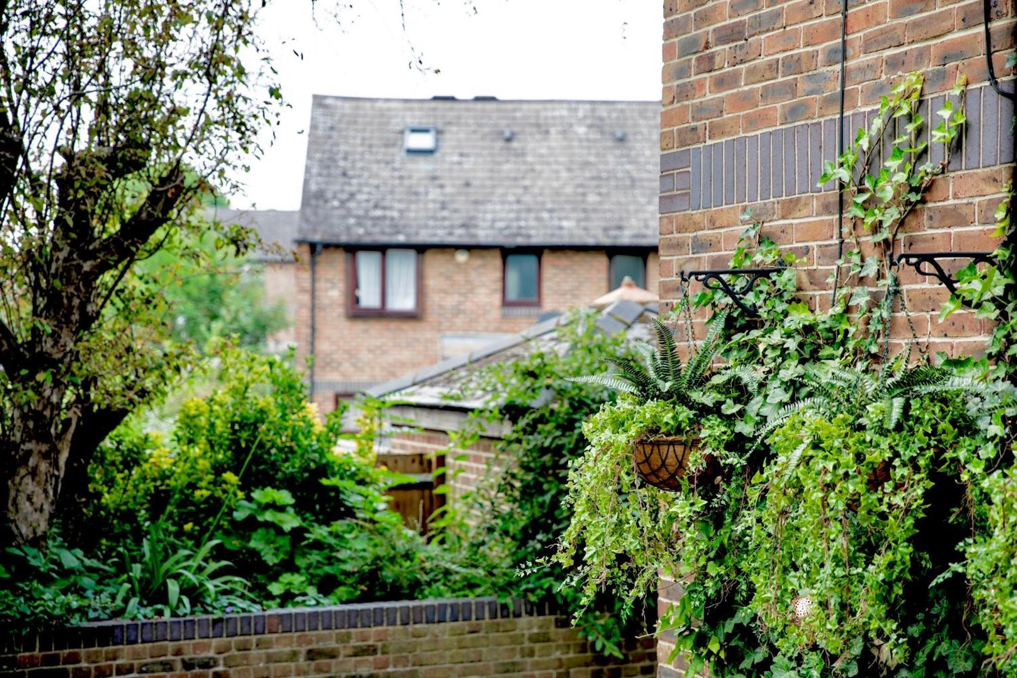 Apartment Newly Refurbished Flat With Great Transport Links