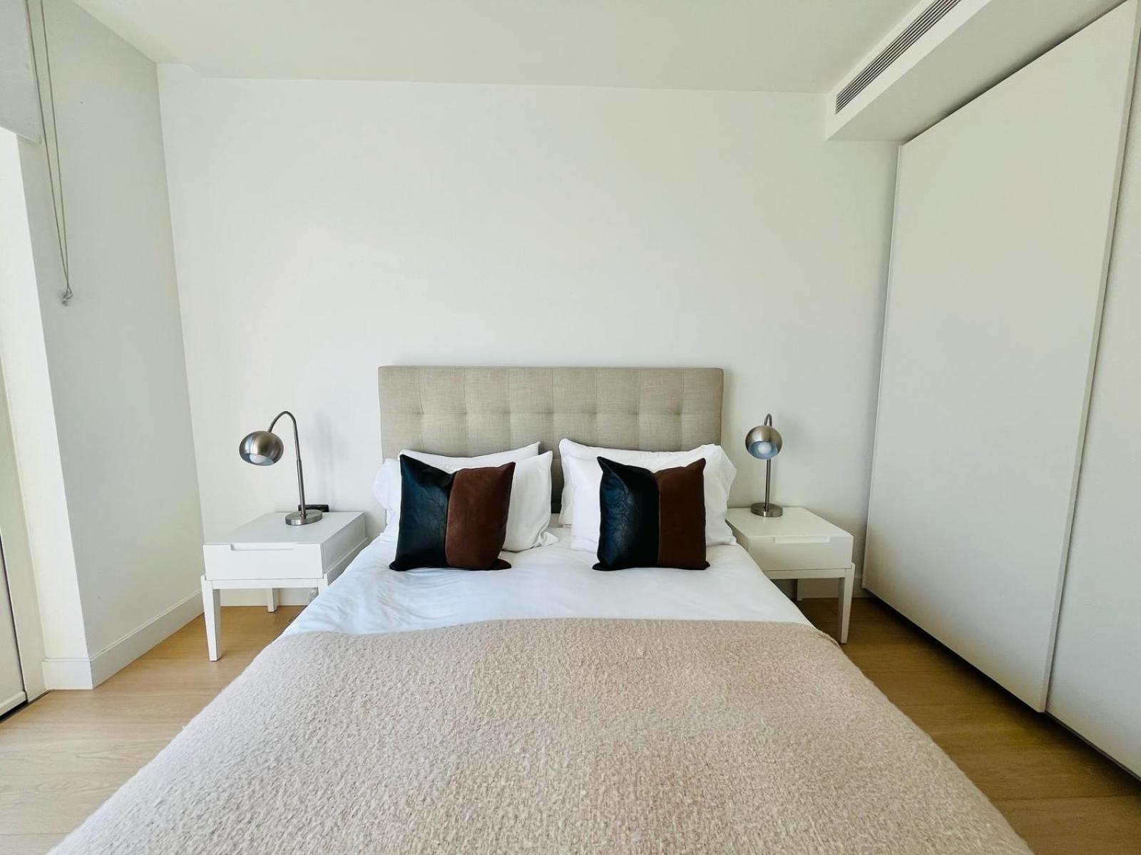 Luxury 2-Bed 2-Bath Apartment -White City -Steps To Tube Station Apartment